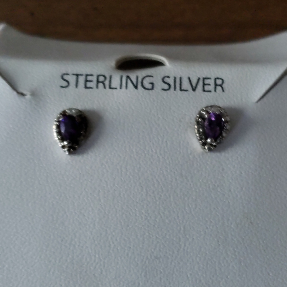 Earrings - Picture 2 of 4